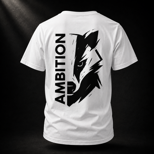 Rückseite des weißen Ambition Badger Organic T-Shirts mit großem schwarzem Badgermotiv und vertikalem AMBITION-Schriftzug vor dunklem Studiohintergrund
