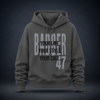 Anthrazitfarbener Damen Bio-Hoodie mit BADGER 47 Print und dem Schriftzug „Your Life. Your Style. Your Call.“ auf der Vorderseite