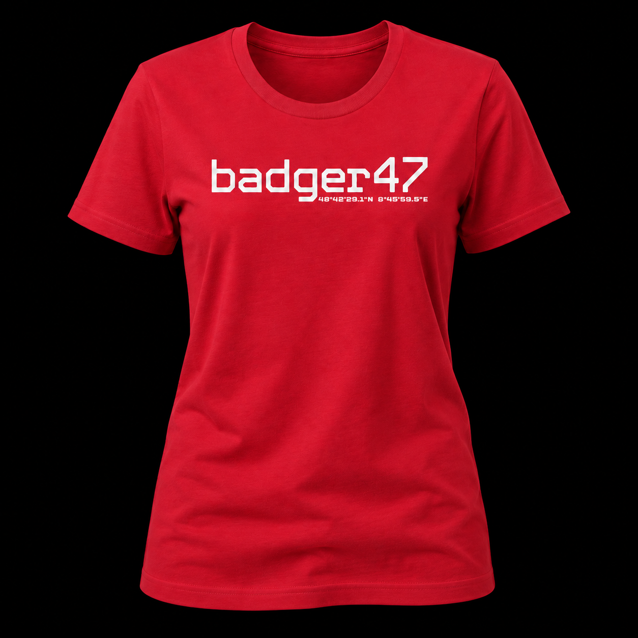 Rotes badger47 Bio T-Shirt in normaler Damen-Passform mit weißem Coordinates-Print als Ghost-Mockup vor schwarzem Hintergrund
